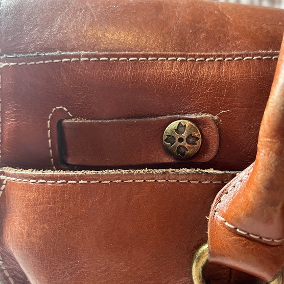 Beautiful Carmel Leather Satchel - Picture 7 of 17